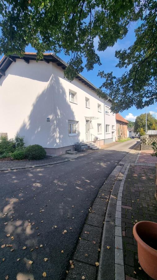 Unter Der Linde Apartment Sankt Wendel Exterior photo